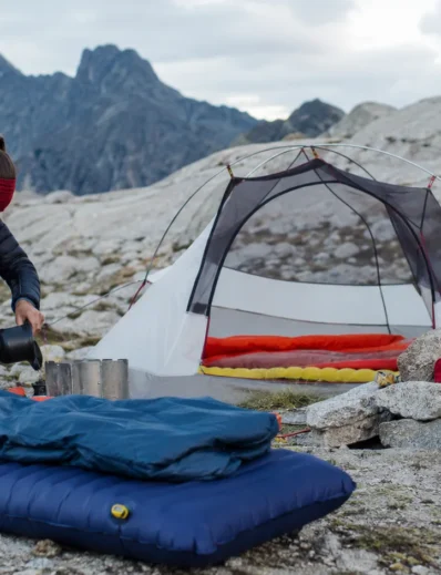 Accesorios de montaña, trekking y escalada